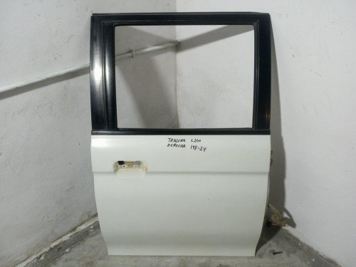  PUERTA TRASERA DERECHA MITSUBISHI L200 (K70) 