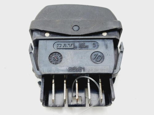 MANDO ELEVALUNAS DELANTERO DERECHO Citroen XSARA BERLINA 