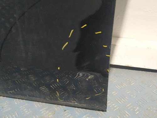  PUERTA DELANTERA IZQUIERDA MITSUBISHI GRANDIS (NA0W) 