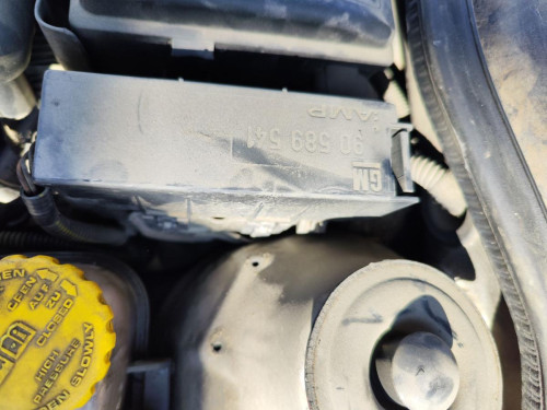 CAJA RELES / FUSIBLES used