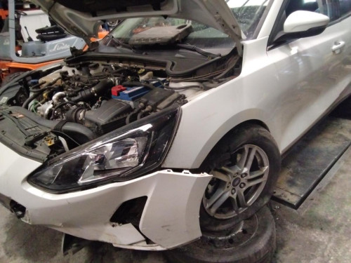  FORD FOCUS BERLINA (CGE) 