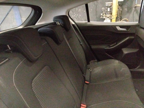  FORD FOCUS BERLINA (CGE) 