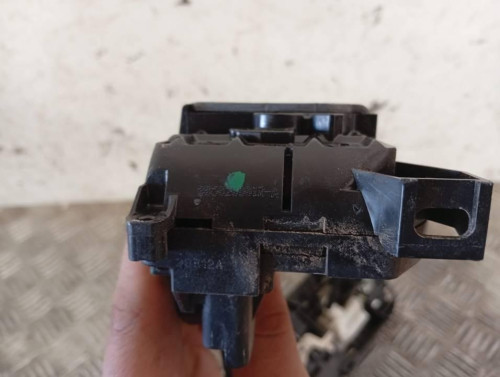 CERRADURA PUERTA DELANTERA DERECHA 