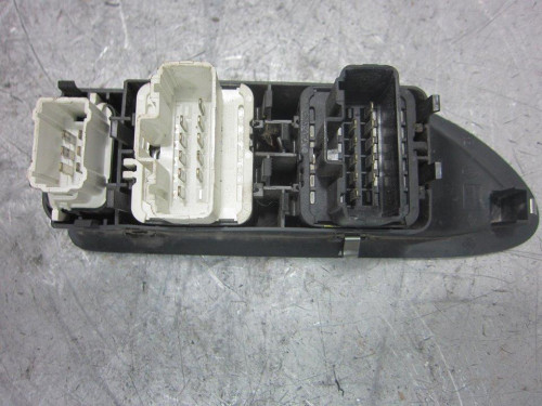MANDO ELEVALUNAS DELANTERO IZQUIERDO RENAULT LAGUNA II (BG0) 