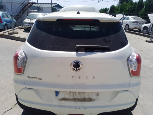 PORTON TRASERO Ssangyong TIVOLI 
