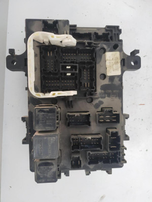 CAJA RELES / FUSIBLES, Nissan, TERRANO II (R20)