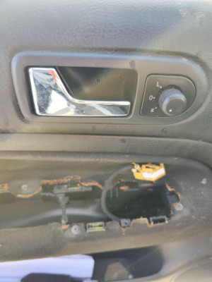 MANETA INTERIOR DELANTERA IZQUIERDA
