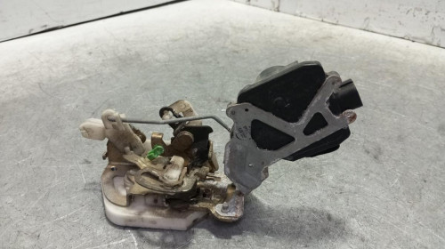 CERRADURA PUERTA TRASERA DERECHA MITSUBISHI GALANT BERLINA (E50) 