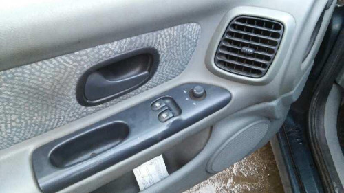  RENAULT LAGUNA (B56) 