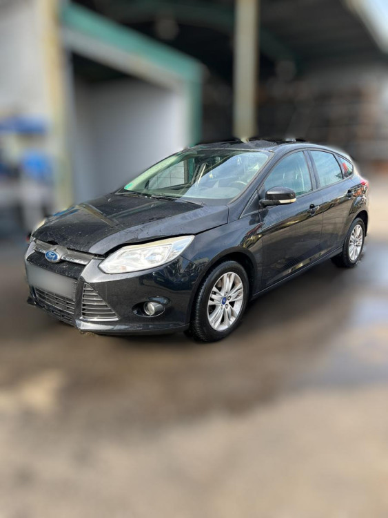 FORD FOCUS BERLINA (CB8)