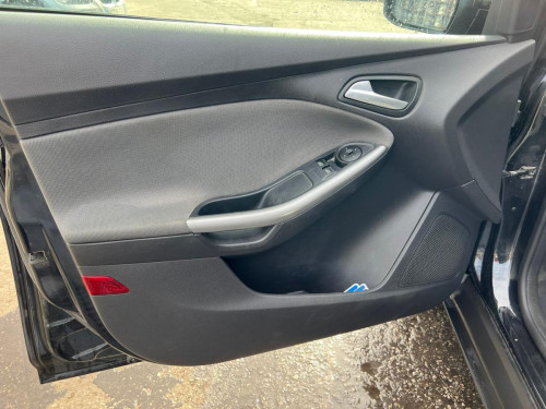 FORD FOCUS BERLINA (CB8) used