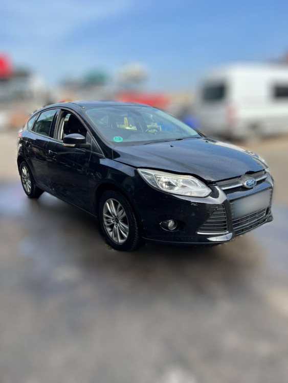 FORD FOCUS BERLINA (CB8)
