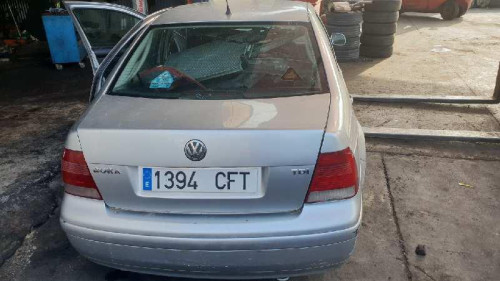  VOLKSWAGEN BORA BERLINA (1J2)(1998) 