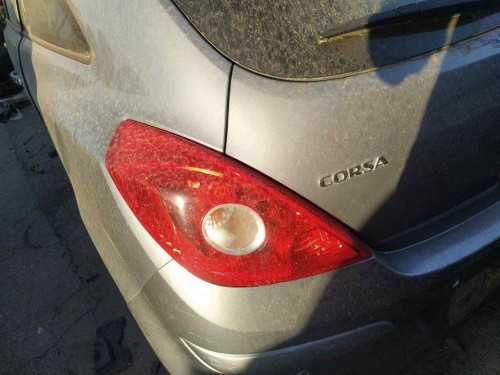  PILOTO TRASERO IZQUIERDO OPEL CORSA D 