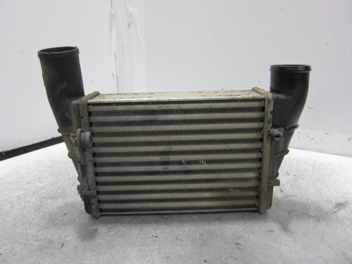 INTERCOOLER Volkswagen PASSAT BERLINA (3B2) 