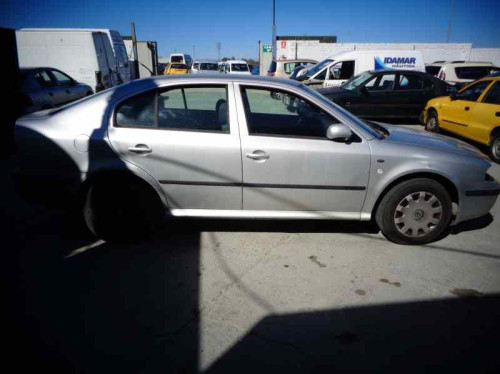  SKODA OCTAVIA BERLINA (1U2) 