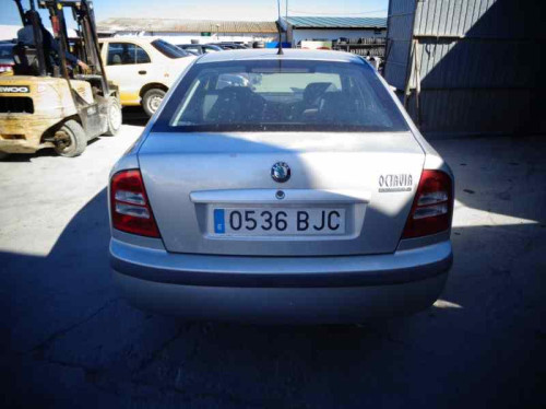  SKODA OCTAVIA BERLINA (1U2) 