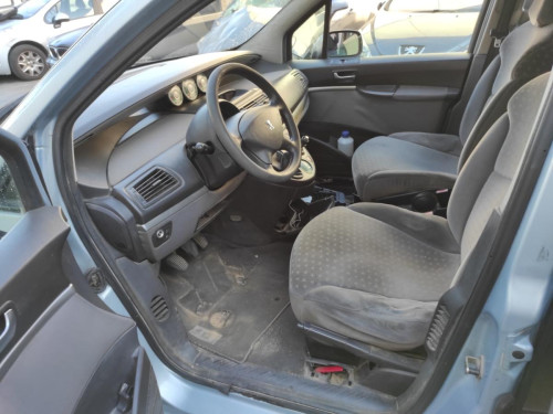 PEUGEOT 807 — vehículo donante para recambios 