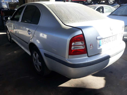  SKODA OCTAVIA BERLINA (1U2) 