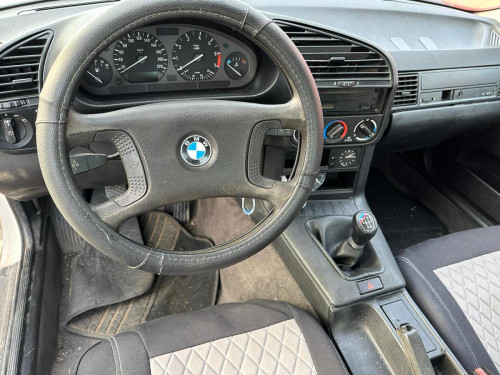  BMW SERIE 3 BERLINA (E36) 