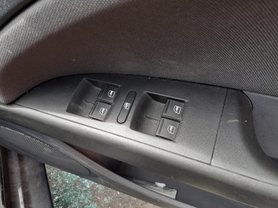 MANDO ELEVALUNAS DELANTERO IZQUIERDO, SEAT, LEON (1P1)