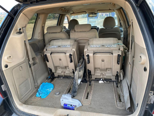 KIA CARNIVAL — vehículo donante para recambios 