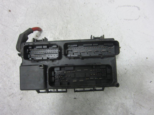  CAJA RELES / FUSIBLES OPEL CORSA D 