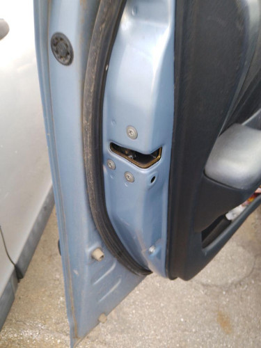 CERRADURA PUERTA DELANTERA IZQUIERDA TOYOTA COROLLA (E12) 