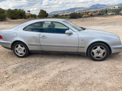 MERCEDES-BENZ CLK (BM 208) COUPE