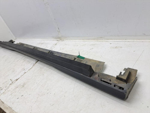 FALDON LATERAL Mercedes-Benz CLASE GLE (BM 166) 