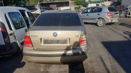  VOLKSWAGEN BORA BERLINA (1J2)(1998) 