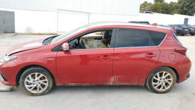 TOYOTA AURIS (E18)