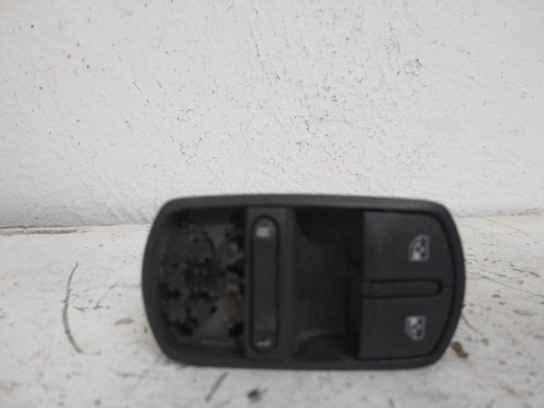  MANDO ELEVALUNAS DELANTERO IZQUIERDO Opel CORSA D 