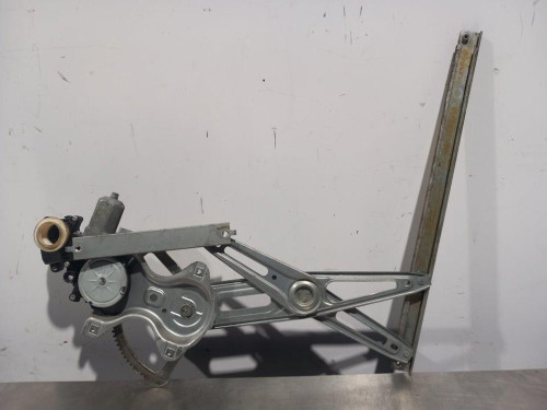 ELEVALUNAS DELANTERO DERECHO Toyota AVENSIS CROSS SPORT (T27) 