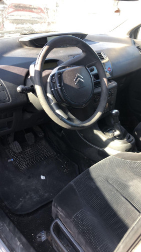 CITROEN C4 BERLINA — vehículo donante para recambios 