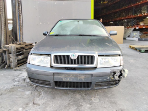  SKODA OCTAVIA BERLINA (1U2) 