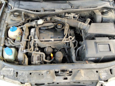 SKODA OCTAVIA BERLINA (1U2)