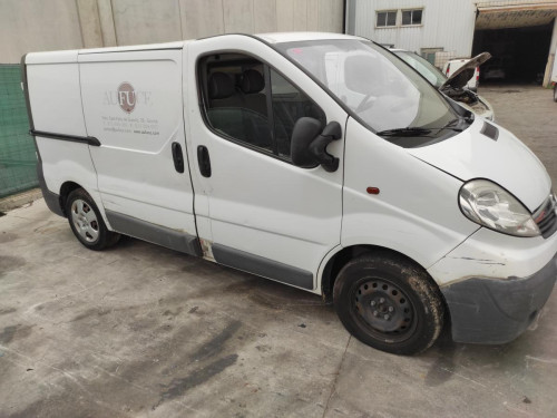 OPEL VIVARO FURGÓN/COMBI — vehículo donante para recambios 