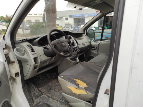 OPEL VIVARO FURGÓN/COMBI — vehículo donante para recambios 