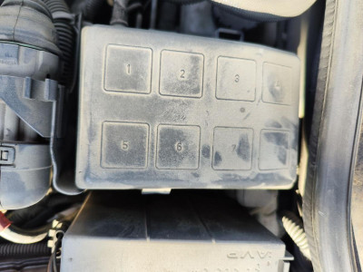 CAJA RELES / FUSIBLES