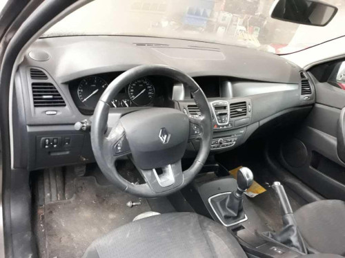  RENAULT LAGUNA III BERLINA 