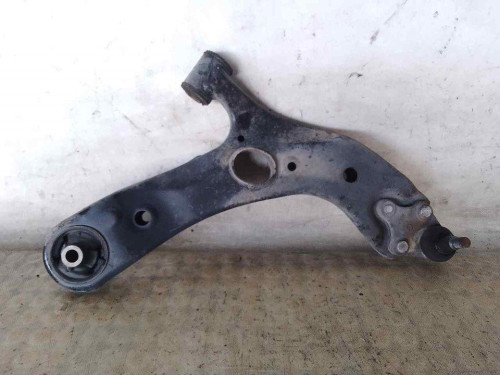 BRAZO SUSPENSION INFERIOR DELANTERO DERECHO Toyota AURIS (E15) 