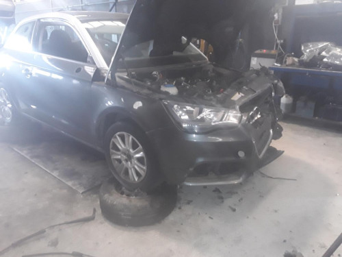  AUDI A1 (8X1) 
