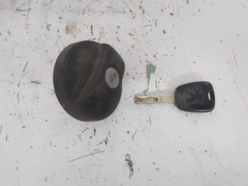  TAPON COMBUSTIBLE Peugeot 307 (S1)(04.2001) 