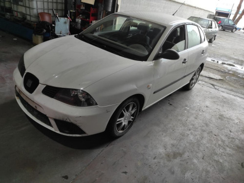 SEAT IBIZA (6L1) — vehículo donante para recambios 