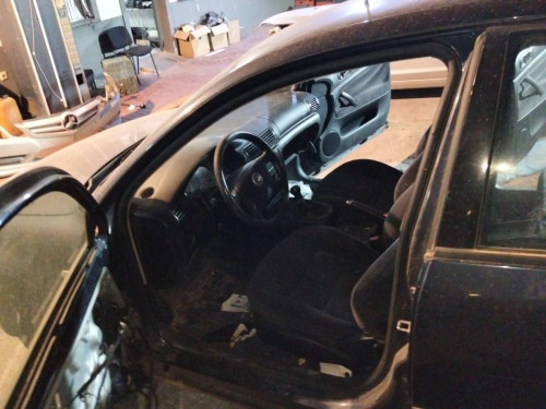 GOMAS CONTORNO PUERTA VOLKSWAGEN PASSAT BERLINA (3B2) 