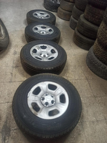 JUEGO LLANTAS JEEP CHEROKEE (KJ) 