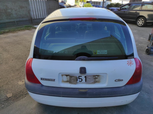 RENAULT CLIO II FASE I (B/CB0) — vehículo donante para recambios 