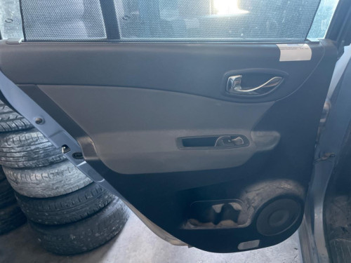 GUARNECIDO PUERTA TRASERA IZQUIERDA RENAULT KOLEOS I 
