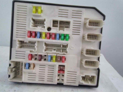 CAJA RELES / FUSIBLES RENAULT LAGUNA III GRANDTOUR 